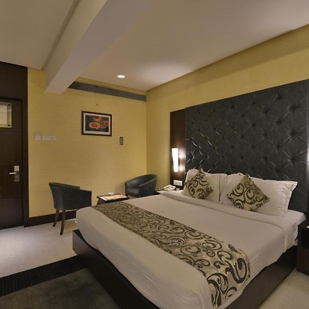 Hotel The Golden Oak Rāipur Zewnętrze zdjęcie