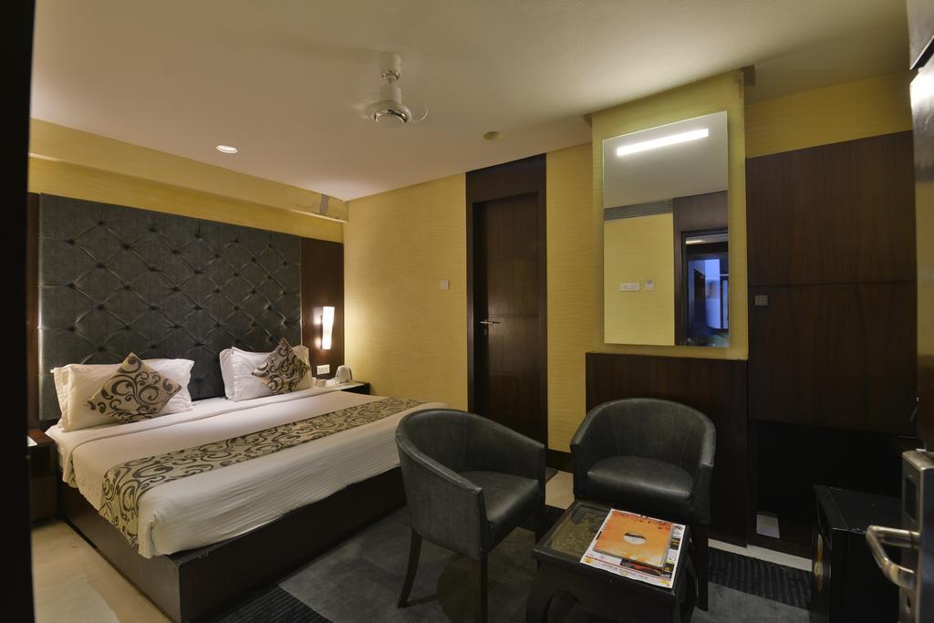Hotel The Golden Oak Rāipur Zewnętrze zdjęcie