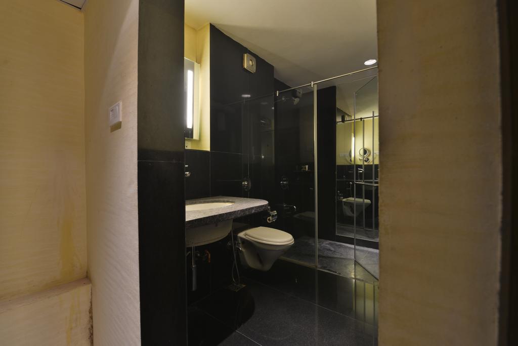 Hotel The Golden Oak Rāipur Zewnętrze zdjęcie