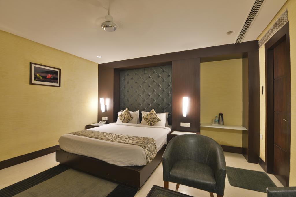 Hotel The Golden Oak Rāipur Zewnętrze zdjęcie