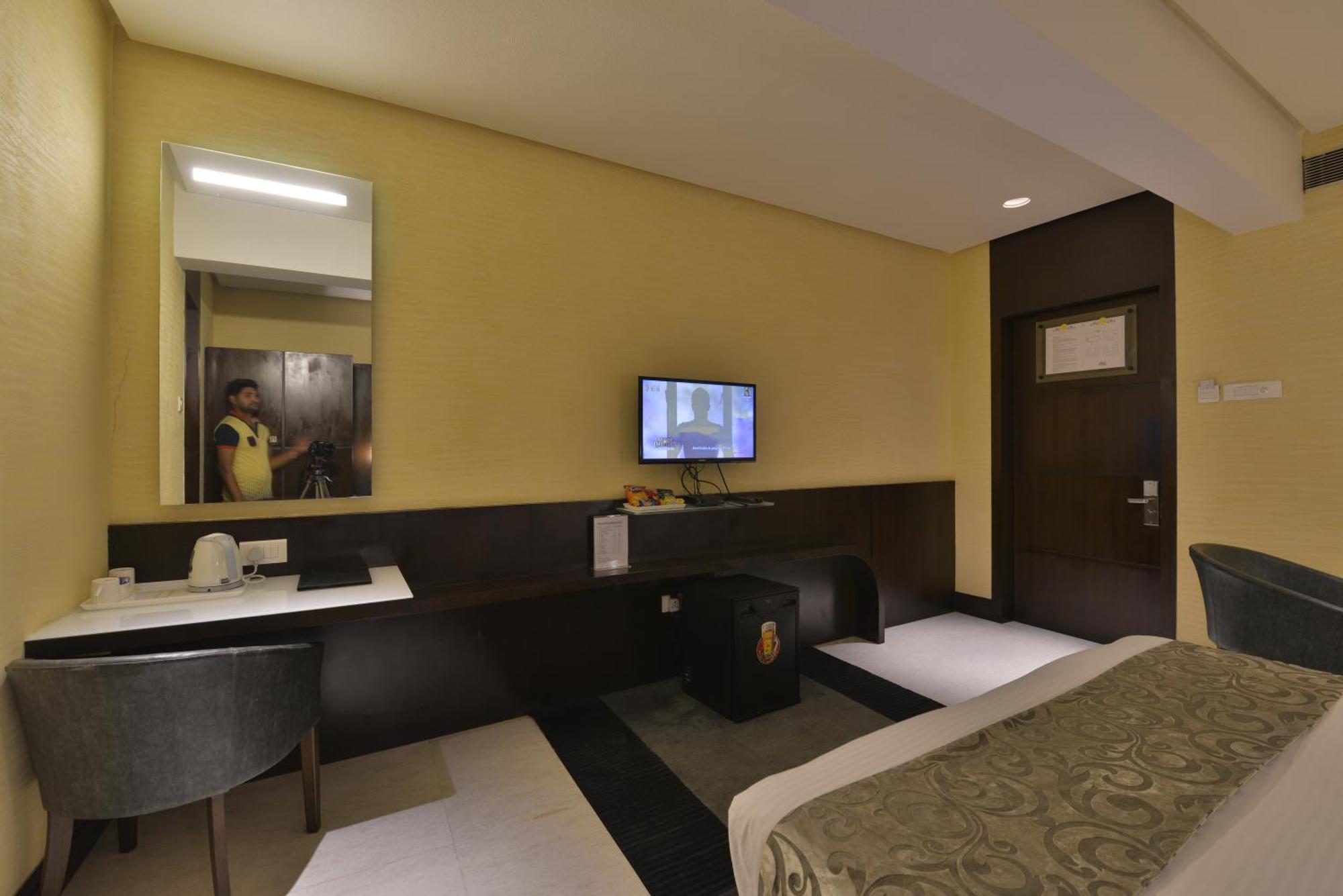 Hotel The Golden Oak Rāipur Zewnętrze zdjęcie