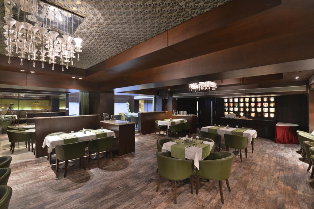 Hotel The Golden Oak Rāipur Zewnętrze zdjęcie