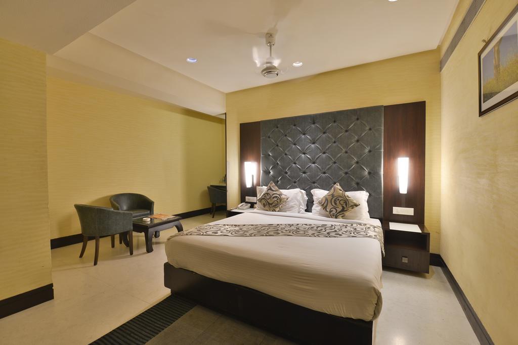 Hotel The Golden Oak Rāipur Zewnętrze zdjęcie